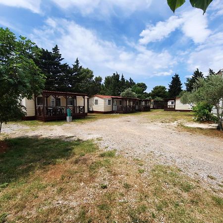 Hotel Kamp Rujno Starigrad Paklenica Exterior foto